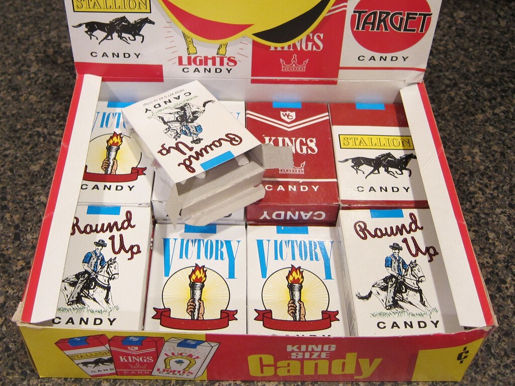 Qué fue de los cigarrillos de chocolate: la mítica golosina que fomentaba el tabaquismo desde la más tierna infancia