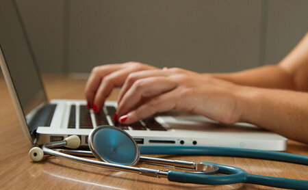Harvard lanza su primer curso online gratuito en español en edX para asistir a los profesionales de la salud