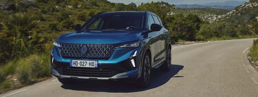 Probamos el Renault Austral: un SUV híbrido muy familiar que estrena cara, pero sigue gastando muy poco y es todavía más cómodo
