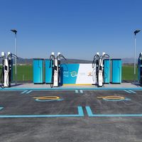La electrolinera de coches eléctricos más bestia de Europa está en el País Vasco, con 400 kW por punto de recarga