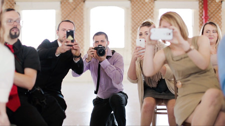 'Unplugged', el intrusismo en fotografía de bodas reflejado en un divertido vídeo