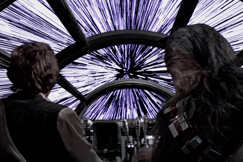 China ha entrado en su fase Star Wars con una nave de 240 metros de largo y casi 700 metros de ancho 