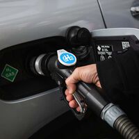 Ante desarrollar una pila de hidrógeno o competir con los eléctricos chinos, Stellantis ha elegido una tercera vía: rendirse