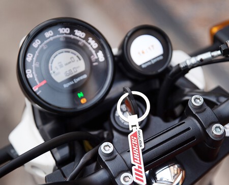 Royal Enfield Scram 411 2022 012