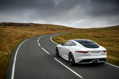 Jaguar F-Type Chequered Flag