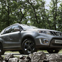 El Suzuki Vitara más deportivo estrena motor, cambio y frontal