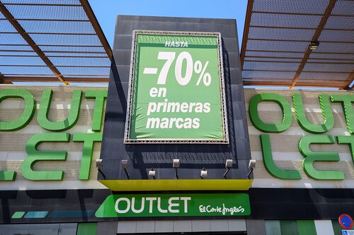 El Corte Inglés desata la locura en su liquidación de zapatillas New Balance con hasta un 70% de descuento en su outlet 