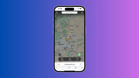 集中しているように見える飛行機は空港にあり、相談すると高度は0だったので、飛んでいないことがわかります。