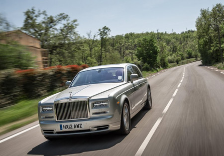 Rolls Royce Phantom 2013 800x600 Wallpaper 03