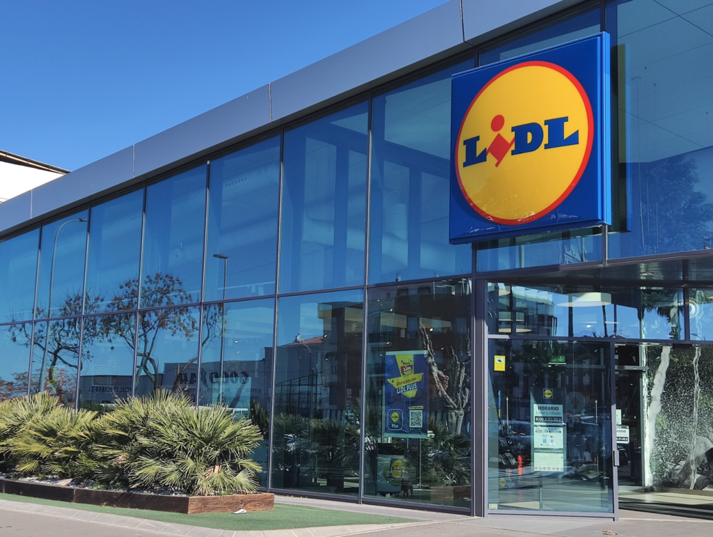 Esta exitosa freidora de aire de Cecotec arrasa en ventas en Lidl: cuesta menos de 40 euros y tiene gran capacidad