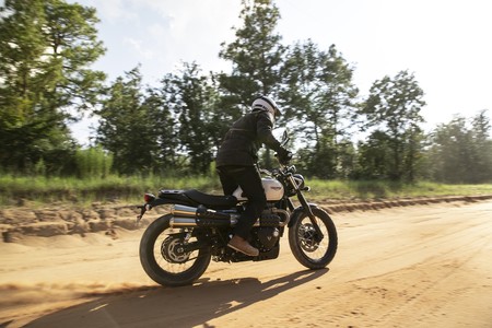 Triumph Street Scrambler 2019: Más potencia para el carnet A2 dentro o fuera del asfalto
