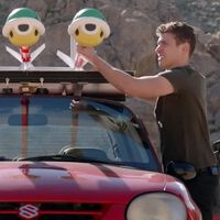 Este YouTuber dispara proyectiles en forma de caparazón de tortuga de Mario Kart desde su pequeño Suzuki: ¡el sueño de cualquier conductor en un atasco hecho realidad!