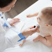 Cuando tus hijos encadenan una 'itis' tras otra y llegas a desesperar: mi experiencia con dos bebés