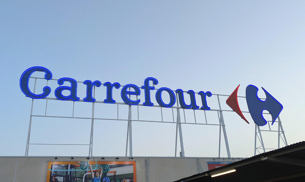 Carrefour está liquidando este set de mesa y sillas para poder relajarte en el balcón o la terraza 