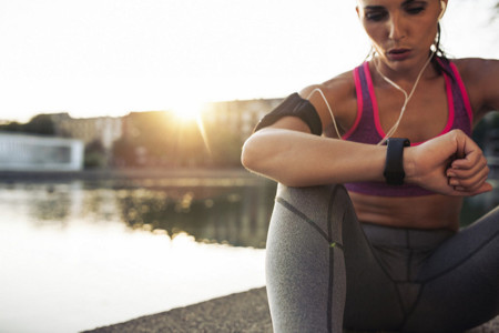 Cómo usar la música para mejorar tus tiempos en una carrera