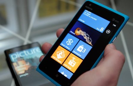 Lumia 900: Nokia da la última pincelada al «primer Windows Phone real»