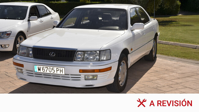 Lexus LS 400