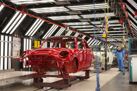 MINI prevé una nueva caída de ventas de coches que amenaza el empleo: baraja despedir a 400 trabajadores