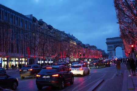 Anuncios De Autos En Francia Sugieren Caminar O Andar En Bici 1