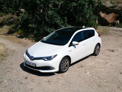 Probamos el Toyota Auris 2015 hybrid: conducción y motorización