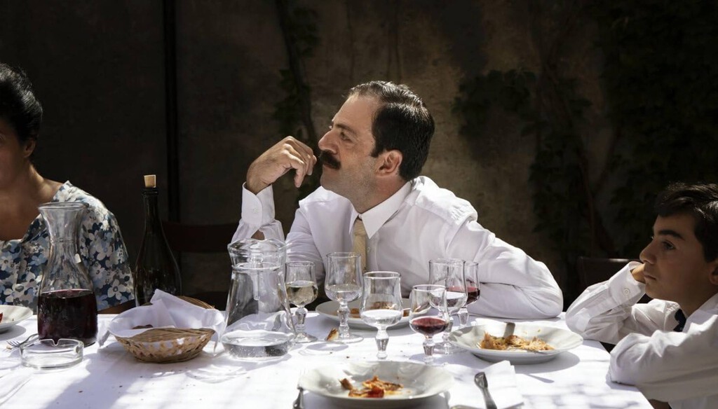 Es una de las mejores series de los últimos años y se puede ver gratis en streaming. Una historia de amistad sencillamente extraordinaria que me obsesiona