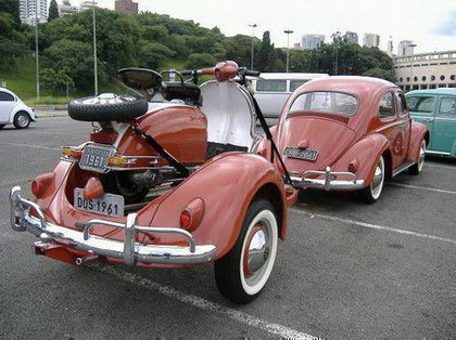 Volkswagen Beetle y Vespa: dos clásicos juntos