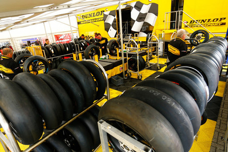 Sin cambios en el mundial: Dunlop renueva hasta 2020 como suministrador único de Moto2 y Moto3