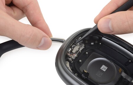 Desmontan los AirPods Max y descubren que su diadema puede ser intercambiable