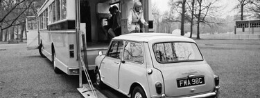 Esta caravana tenía un garaje para un Mini y hasta un estudio de grabación. La hicieron hace más de 60 años para que dueño pudiera volver a viajar