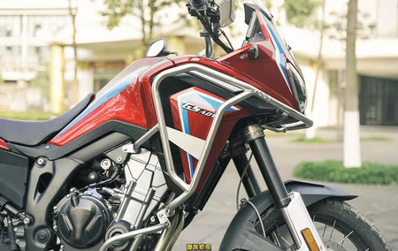 ¿Eres tú, Honda Africa Twin? Esta copia china de la trail es tan descarada que ataca a los derechos de imagen