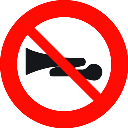 Señal R 310: prohibido usar el claxon