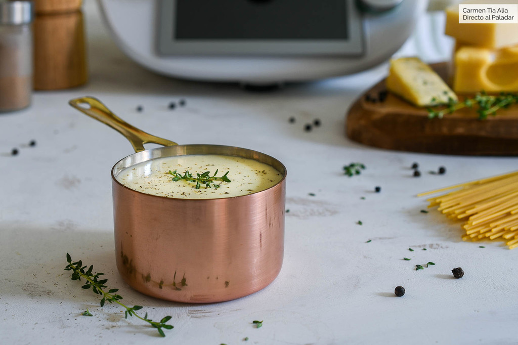 Cómo hacer salsa cuatro quesos para pasta y mucho más: receta con y sin Thermomix