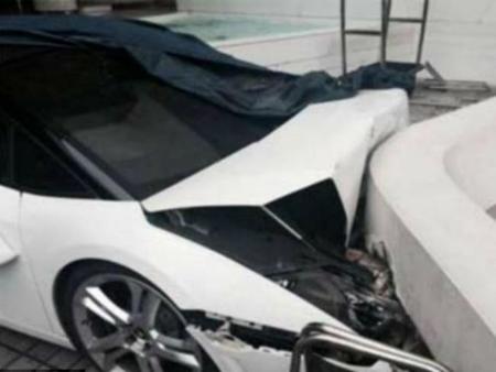 Dolorpasión™: Valet Parking estrella Lamborghini Gallardo en La India