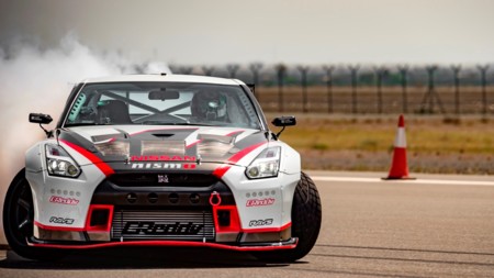 El Nissan GT-R Nismo bate un nuevo récord Guinness al drift a mayor velocidad