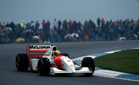Gran Premio de Europa 1993: Ayrton Senna realiza una exhibición bajo la lluvia en Donington