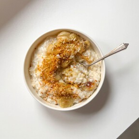 Esta versión rápida del arroz con leche tiene un truco que tu abuela no aprobaría, pero se cocina en 10 minutos  