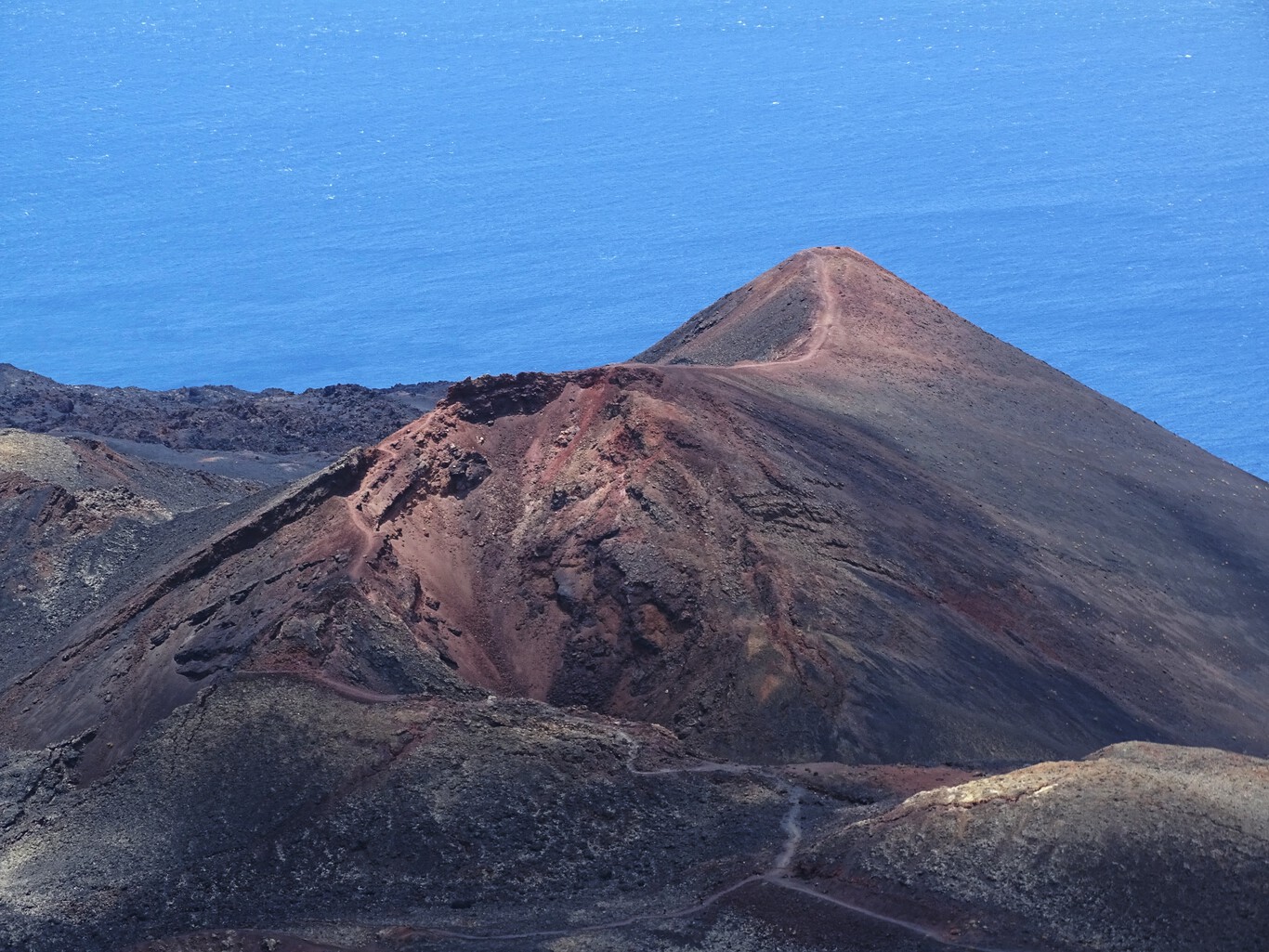 Cómo visitar los volcanes de las Islas Canarias: siete recorridos por