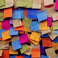 La política de mesas limpias y la formación en protección de datos de los empleados 