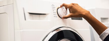 Durante años usé una lata de sardinas para que mi lavadora no "bailara". Había formas menos cutres de solucionarlo