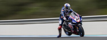Toprak Razgatlioglu bate a Jonathan Rea en una tensa carrera de Superbikes en Jerez