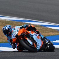 Giro de 180 grados a la decoración del Trackhouse. Unos de los colores más míticos de MotoGP vuelven al mundial con Aprilia 