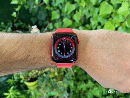 Apple Watch Series 6 レッド 006