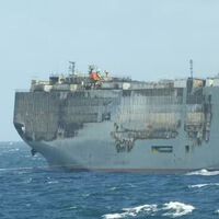 Han conseguido estabilizar el buque cargado de coches eléctricos que se incendió hace una semana, y las pérdidas son millonarias