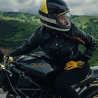 En Irán las mujeres siguen teniendo prohibido montar en moto. La presión es tan grande que están a punto de rectificar