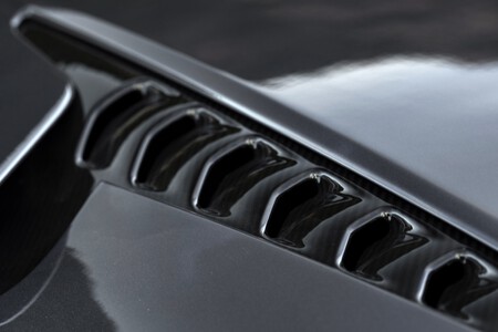 Aston Martin Vanquish 2025