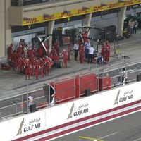 Escalofriante accidente en el pit stop de Kimi Raikkonen en el Gran Premio de Baréin