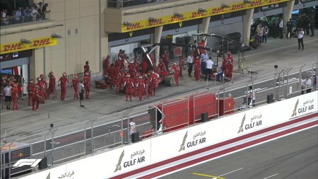 Escalofriante accidente en el pit stop de Kimi Raikkonen en el Gran Premio de Baréin