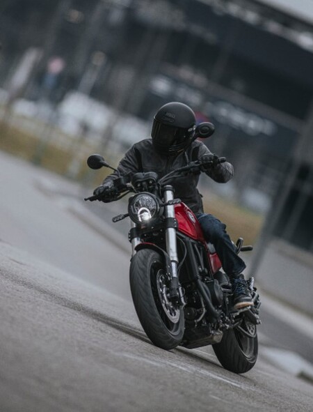Benelli Leoncino 500 2021 Circuit