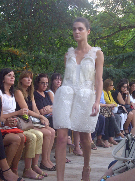 Foto de DELPOZO y debut de Josep Font: la fidelidad de la Alta Costura (10/19)