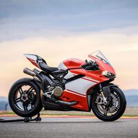Hace 12 años Ducati hizo 500 copias de una MotoGP para la calle. Fue la moto más pasional y preciosa de la historia 